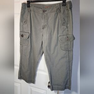 Women’s Riders Copper Cargo Capris Jeans Light Olive  100% Cotton Size 15 M